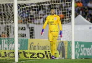 Imagem ilustrativa da imagem Vasco se aproxima de comprar goleiro do Corinthians