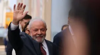Imagem ilustrativa da imagem Lula provoca Bolsonaro nas redes sociais