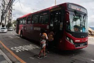 Imagem ilustrativa da imagem Confira o esquema de ônibus para o Réveillon em Niterói