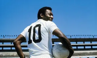 Imagem ilustrativa da imagem Dois países rebatizam estádios com nome de Pelé; confira quais são