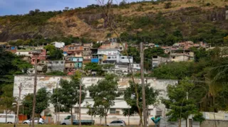 Imagem ilustrativa da imagem PM faz operação em comunidade na Zona Sul de Niterói