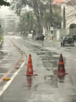 Imagem ilustrativa da imagem Trânsito na Zona Sul de Niterói é bloqueado por bolsões d'água