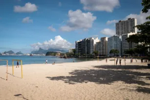 Imagem ilustrativa da imagem Inea divulga lista de praias liberadas ao banho neste fim de semana