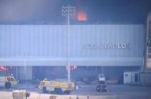 Imagem ilustrativa da imagem Incêndio afeta terminal de cargas do Aeroporto do Galeão