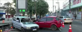 Imagem ilustrativa da imagem Acidente entre carros deixa mulheres feridas na Alameda, em Niterói