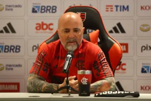 Imagem ilustrativa da imagem Após Flamengo ser goleado, Sampaoli admite surpresa: 'Não esperava'