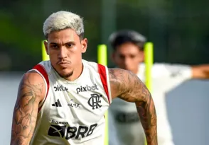 Imagem ilustrativa da imagem Após agressão, Pedro deve voltar a treinar no Flamengo nesta terça