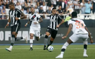 Imagem ilustrativa da imagem Botafogo confirma grave lesão no joelho do lateral-direito Rafael