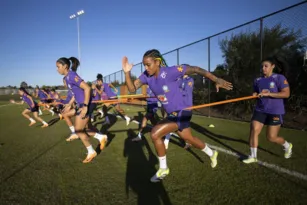 Imagem ilustrativa da imagem Brasil realiza último treino antes de estreia na Copa do Mundo