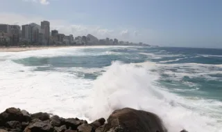 Imagem ilustrativa da imagem Ciclone traz ventania e ressaca com ondas de até 4 metros no Rio
