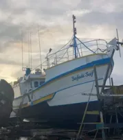 Imagem ilustrativa da imagem Cinco tripulantes do barco naufragado foram resgatados