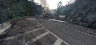 Imagem ilustrativa da imagem Congestionamento na subida da Serra de Petrópolis chega a 8 km