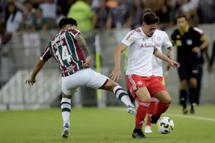 Imagem ilustrativa da imagem De olho no G4, Fluminense recebe o Internacional no Maracanã
