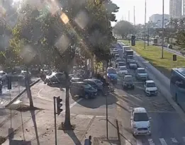 Imagem ilustrativa da imagem Feridos em engavetamento com sete carros na Barra da Tijuca