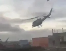 Imagem ilustrativa da imagem Helicópteros sobrevoam casas em manhã de operação na Maré; vídeo