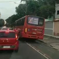 Imagem ilustrativa da imagem Invasão de ônibus e vans em ciclovia alerta para perigo em Niterói