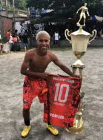 Imagem ilustrativa da imagem Jogador de futebol morre aos 24 anos em São Gonçalo