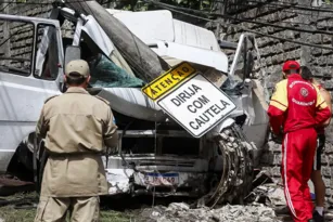 Imagem ilustrativa da imagem Motorista de caminhão alega que não viu placa de proibição