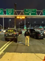 Imagem ilustrativa da imagem Motorista é preso na Ponte Rio-Niterói com carro de luxo roubado