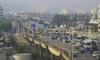 Imagem ilustrativa da imagem Motoristas enfrentam trânsito lento na volta do feriadão