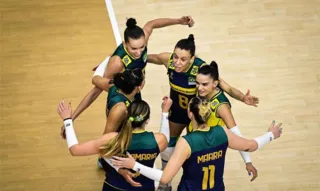 Imagem ilustrativa da imagem Seleção Feminina de vôlei vence de virada a atual campeã Itália