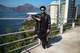 Imagem ilustrativa da imagem The Weeknd de Niterói: jovem viraliza pela semelhança com cantor