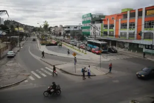 Imagem ilustrativa da imagem Trânsito sofre mudanças no entorno de praça em SG; entenda