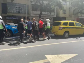 Imagem ilustrativa da imagem Trio é preso com granadas e pistola em táxi na Zona Sul do Rio