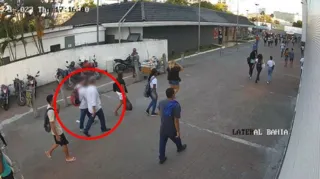 Imagem ilustrativa da imagem Vídeo mostra falso policial perseguindo jovem no Centro de Niterói