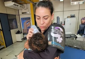 Imagem ilustrativa da imagem Bebê sofrendo maus-tratos é resgatado por policiais em Cabo Frio