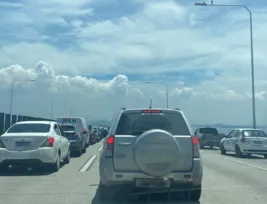 Imagem ilustrativa da imagem Batida entre quatro carros na Ponte deixa trânsito congestionado