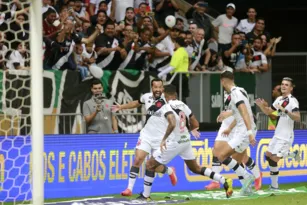 Imagem ilustrativa da imagem 'Clube que amo', diz Nenê após goleada do Vasco na Copa do Brasil