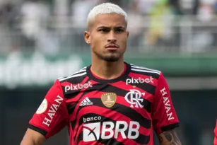 Imagem ilustrativa da imagem Flamengo faz Pix errado e outro João Gomes recebe valor milionário