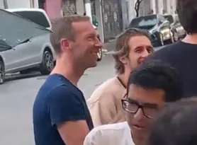 Imagem ilustrativa da imagem Vocalista do Coldplay curte roda de samba em São Paulo; veja vídeo