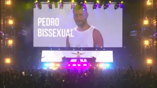Imagem ilustrativa da imagem Pedro Sampaio assume bissexualidade e fãs vão à loucura no Lolla