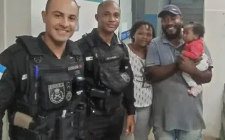 Imagem ilustrativa da imagem Policiais salvam bebê engasgado no interior do Rio