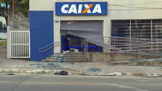 Imagem ilustrativa da imagem Bandidos explodem agência da Caixa Econômica em Caxias