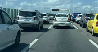 Imagem ilustrativa da imagem Motoristas enfrentam trânsito lento na volta do feriado na Ponte