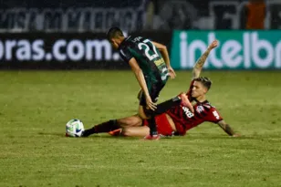 Imagem ilustrativa da imagem Com gol contra, Flamengo estreia com derrota na Copa do Brasil