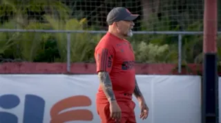 Imagem ilustrativa da imagem Sampaoli treina Flamengo pela primeira vez; veja vídeo