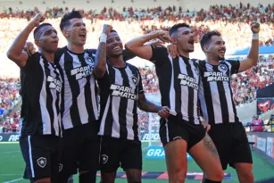 Imagem ilustrativa da imagem Botafogo vence o Flamengo e assume a liderança do Brasileirão
