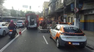 Imagem ilustrativa da imagem Acidente deixa ferido e complica trânsito na Alameda, em Niterói