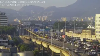Imagem ilustrativa da imagem Motoristas enfrentam trânsito lento nos acessos à Ponte