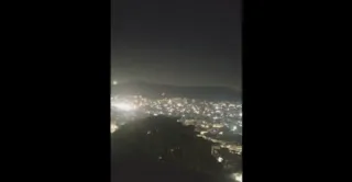 Imagem ilustrativa da imagem Vídeos mostram balas traçantes no Complexo da Penha