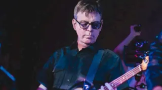 Imagem ilustrativa da imagem Morre Andy Rourkedo, aos 59 anos, baixista do The Smiths