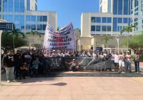 Imagem ilustrativa da imagem Vascaínos fazem protesto em frente à sede da 777