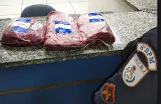Imagem ilustrativa da imagem Casal é preso ao tentar furtar carne em supermercado na Tijuca