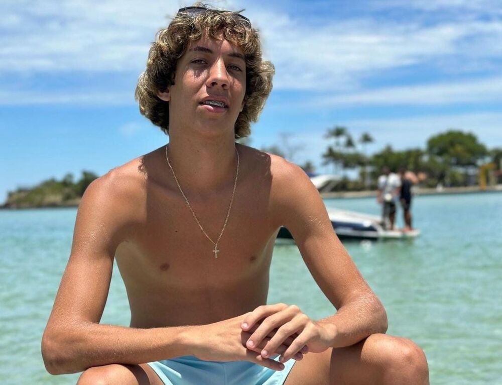 'Xurrasco 021' tiktoker se emociona com sucesso nas redes sociais