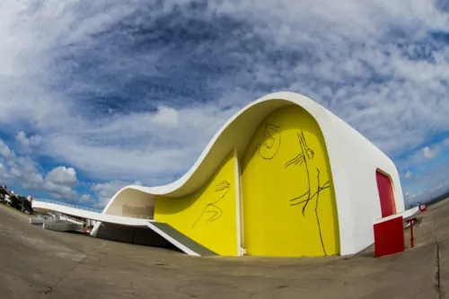 Imagem ilustrativa da imagem Teatro Popular de Niterói recebe show de carnaval