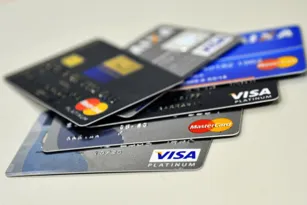 Imagem ilustrativa da imagem Juros do cartão de crédito sobem a mais de 316% em novembro
